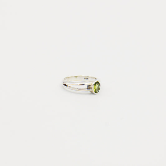 Peridot Oval Split Band Sterling Ring Size 8