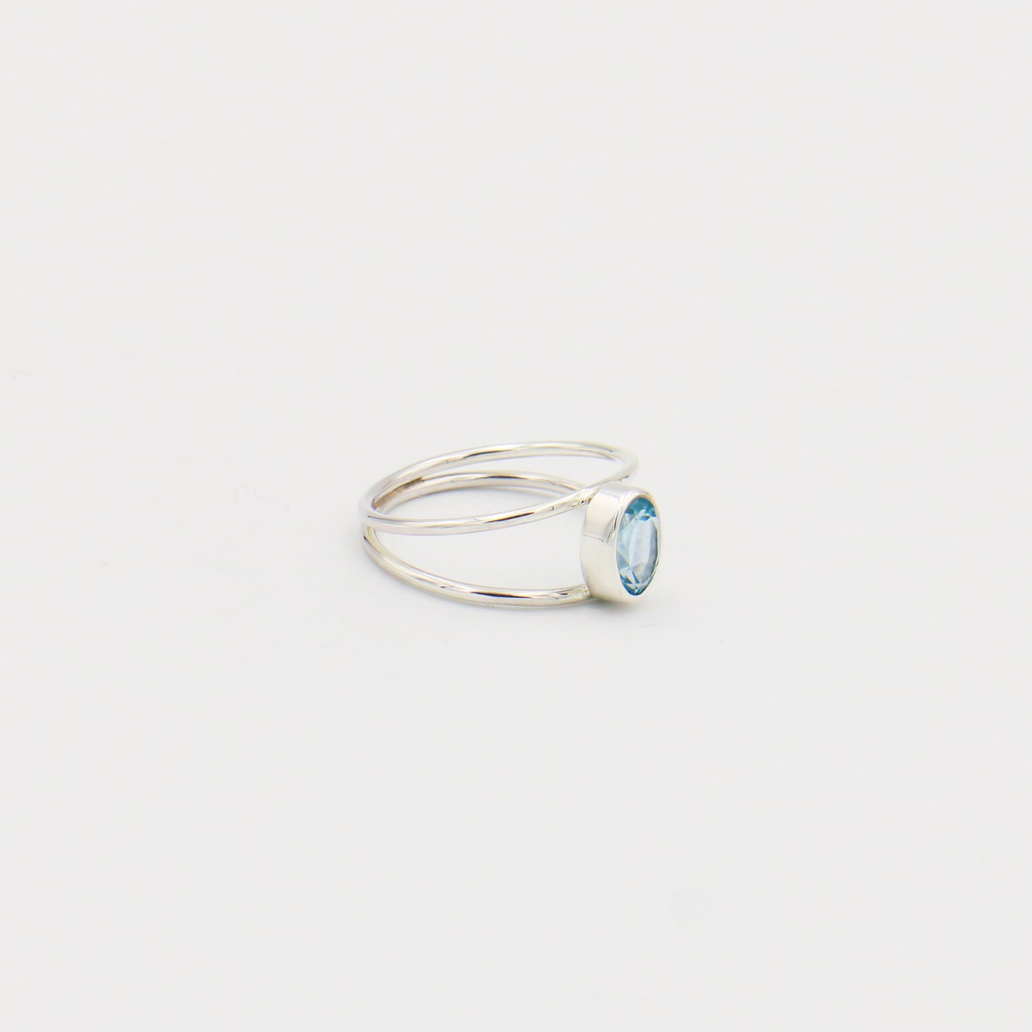 Blue Topaz Oval Split Band Sterling Ring Size 7