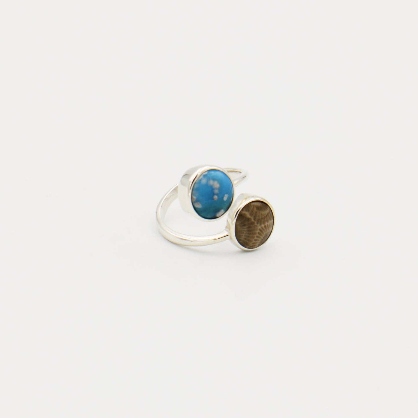 Petoskey & Leland Blue Crossover Ring Size 8.25
