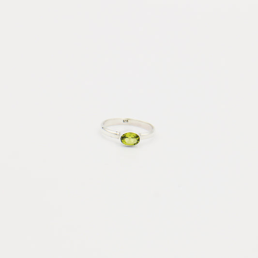 Peridot Side Oval Sterling Ring Size 8