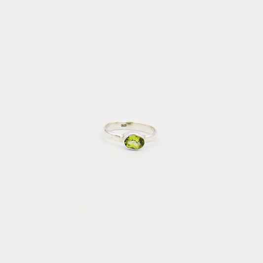 Peridot Side Oval Sterling Ring Size 7