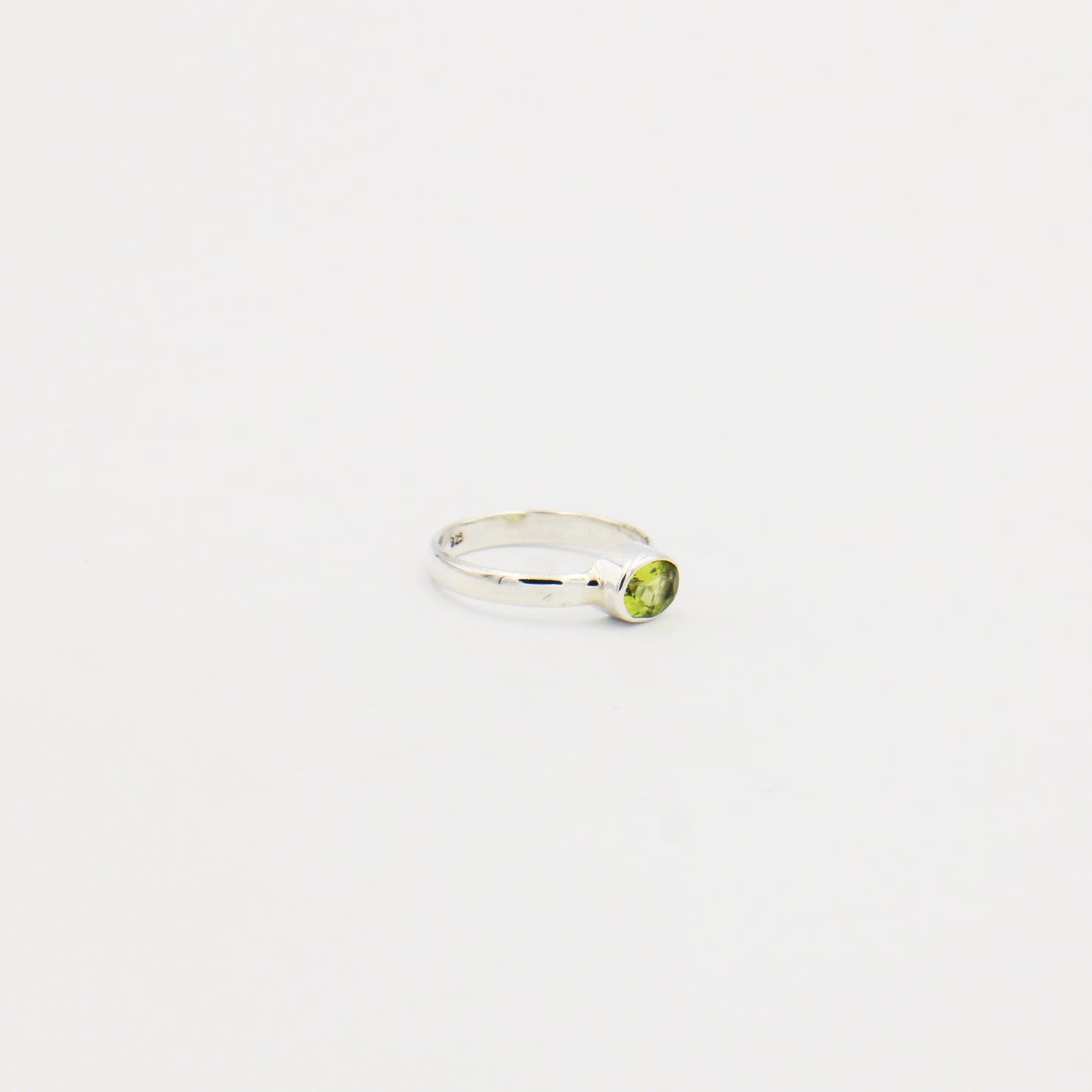 Peridot Side Oval Sterling Ring Size 7