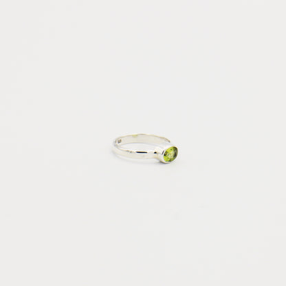 Peridot Side Oval Sterling Ring Size 7