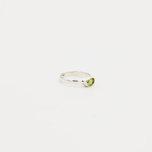 Peridot Side Oval Sterling Ring Size 7
