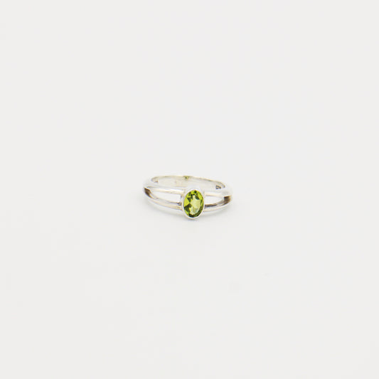 Peridot Oval Split Band Sterling Ring Size 8