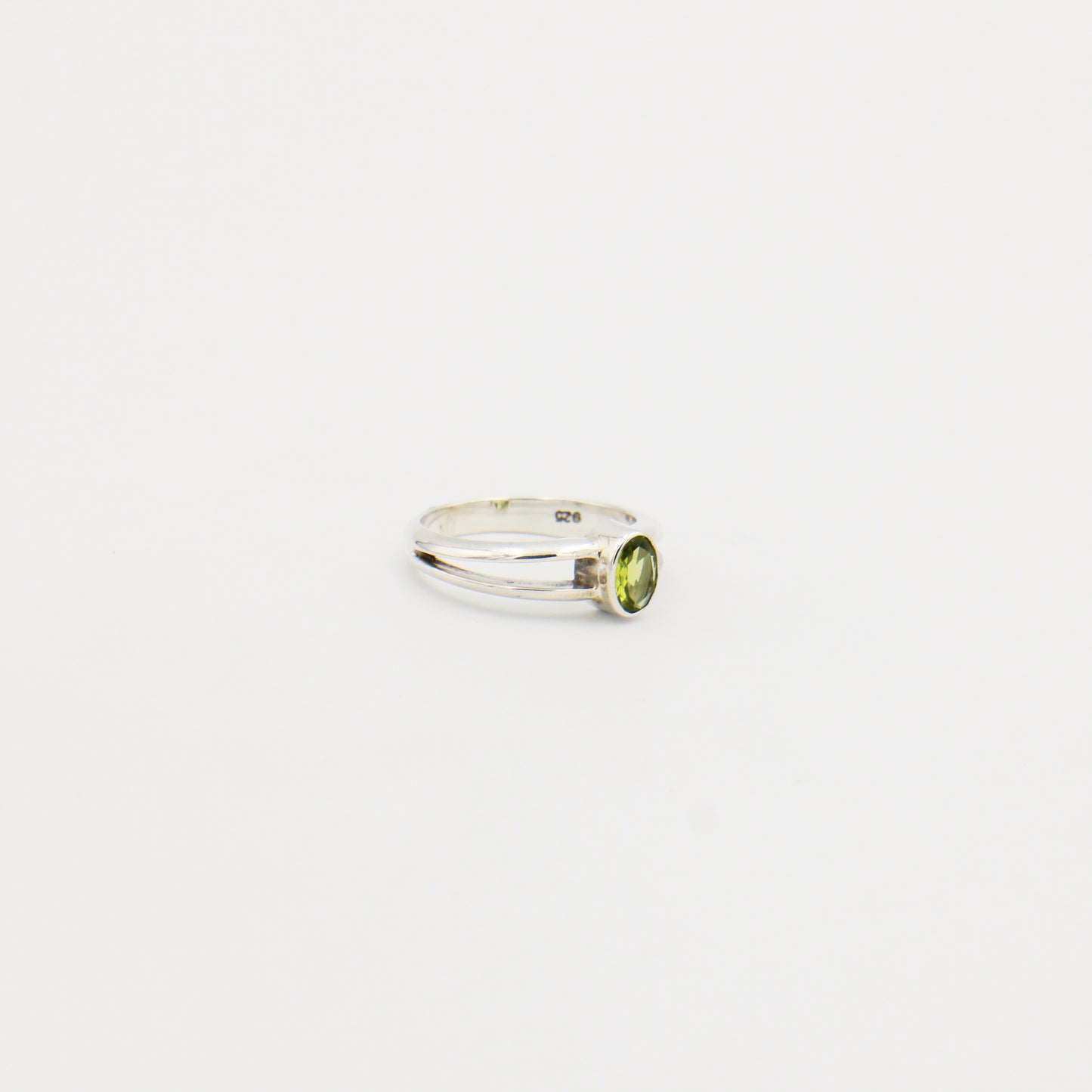 Peridot Oval Split Band Sterling Ring Size 8