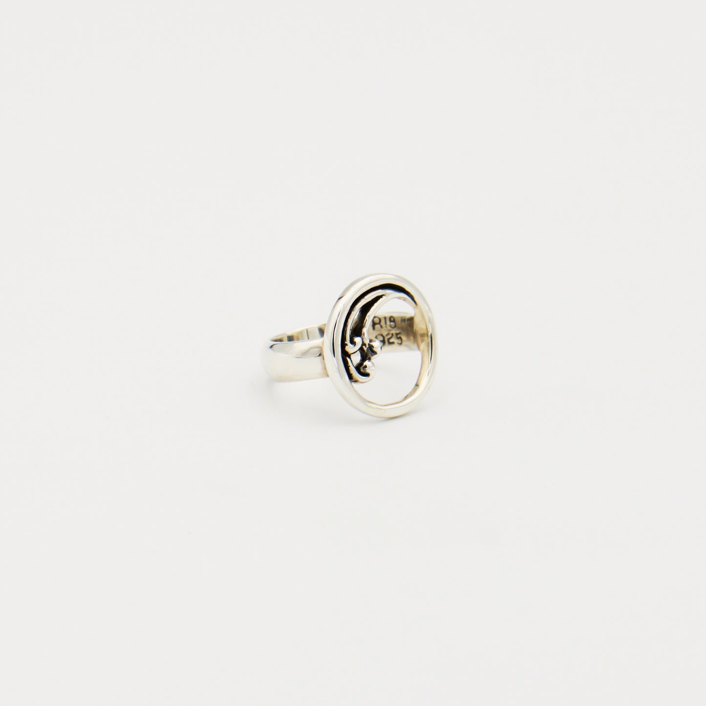 Sterling Silver Circle Wave Ring Size 7