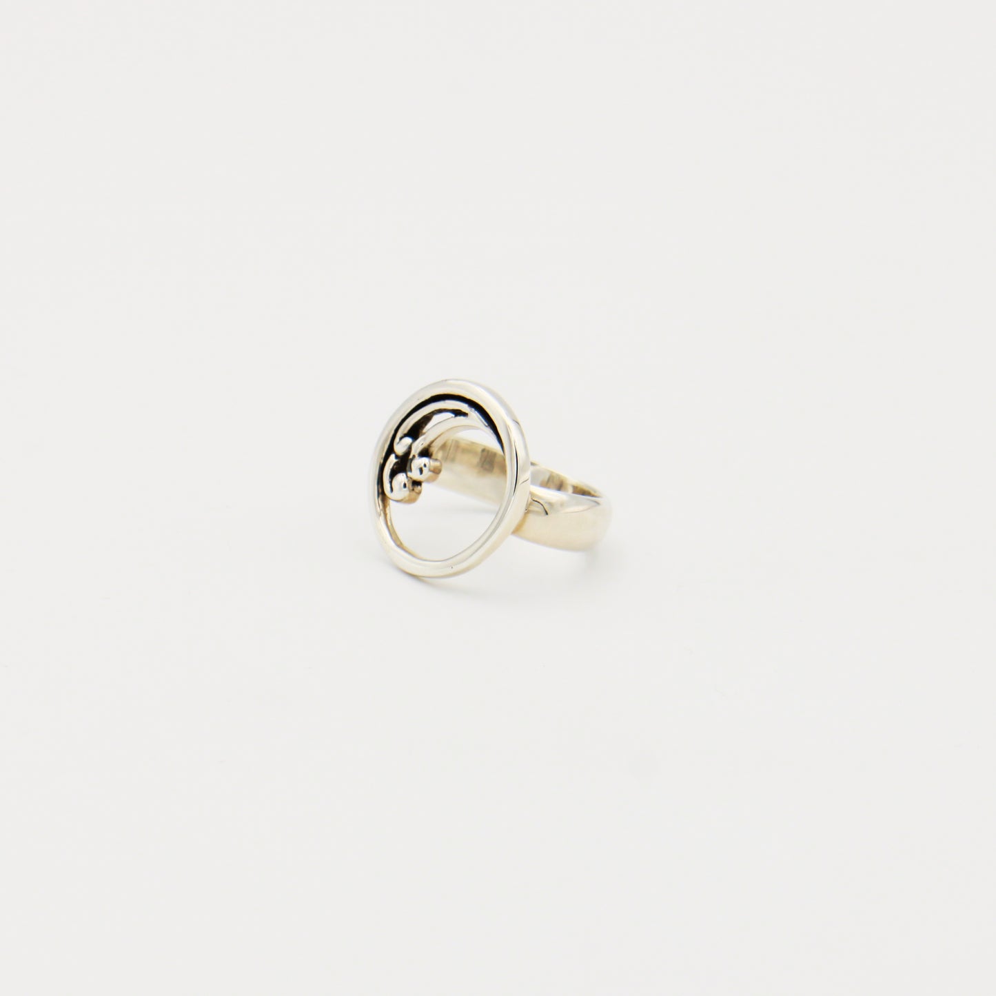 Sterling Silver Circle Wave Ring Size 7
