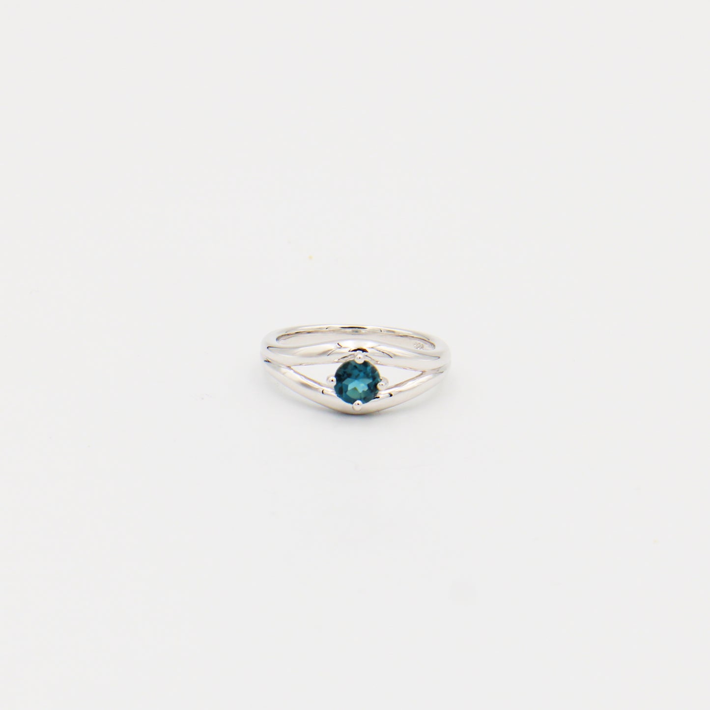 London Blue Round Prong Set Sterling Split Ring Size 7