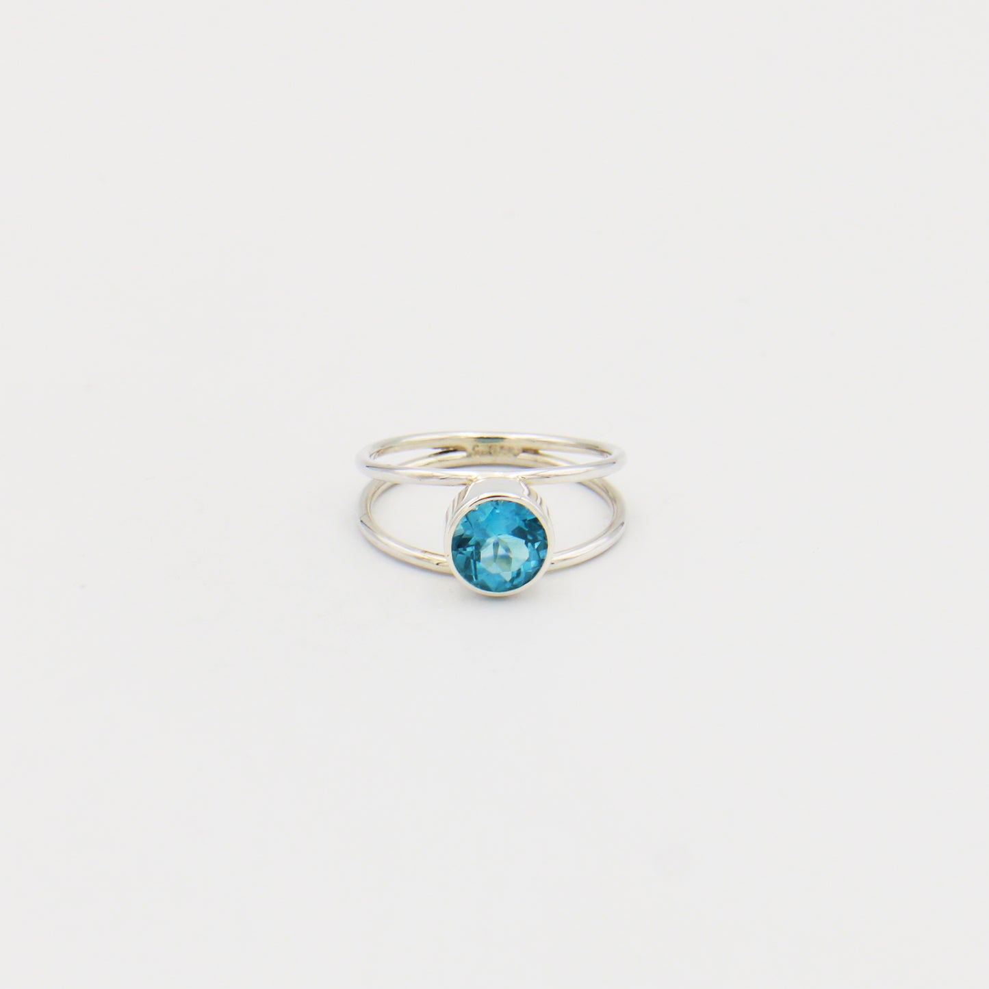 Blue Topaz Round Split Band Sterling Ring Size 7
