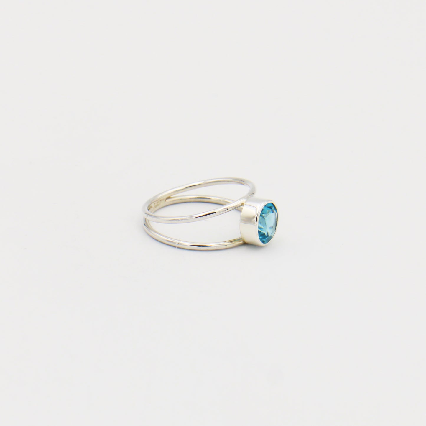 Blue Topaz Round Split Band Sterling Ring Size 7
