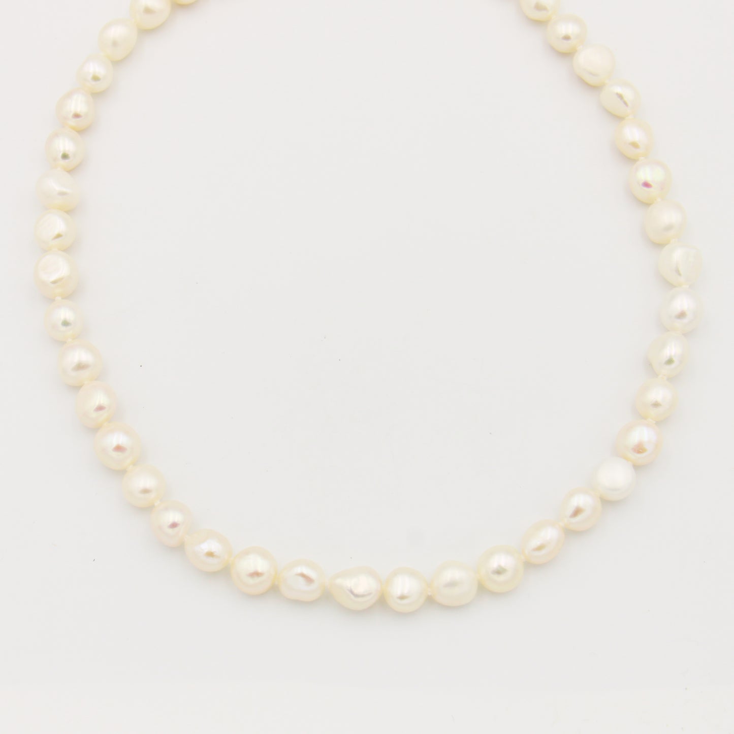 Freshwater Pearl White Flat Back Strand 17.25"