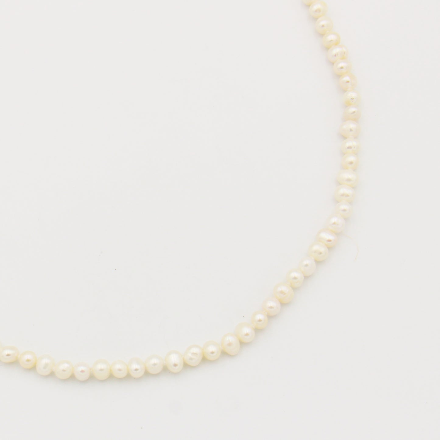Freshwater Small Pearl White Strand 18"