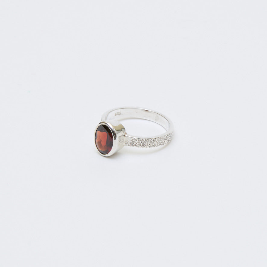 Garnet Oval Sterling Textured Ring Sz 8