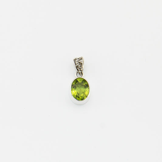 Peridot Oval Sterling Pendant : 210000022392