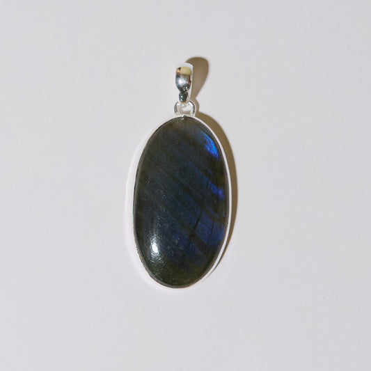 Labradorite Large Oval Sterling Pendant : 210000019963